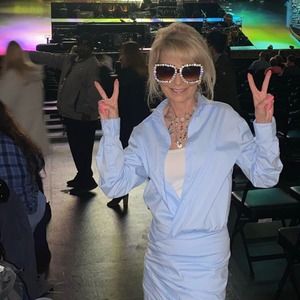 Meet your Posher, Dee